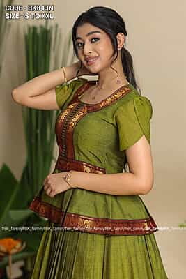 B3339: Beautiful Narayanpet Lehanga Set