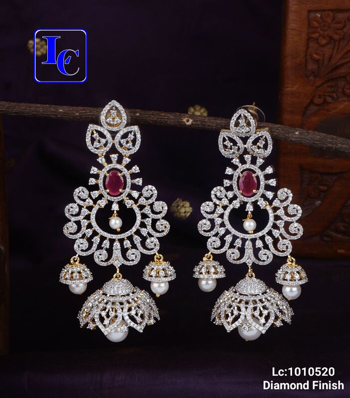 V475: Beautiful Diamond Finish Earrings