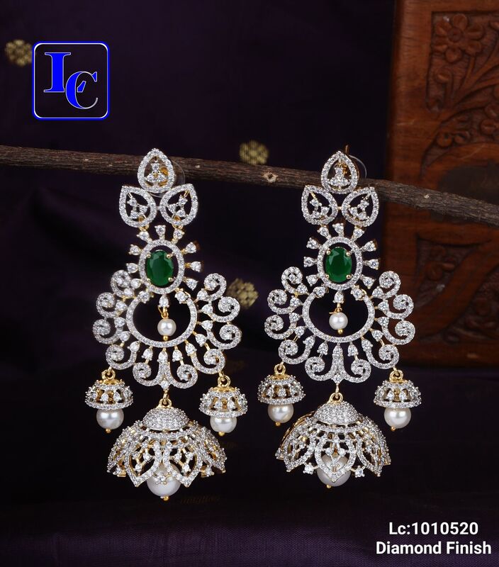 V476: Beautiful Diamond Finish Earrings
