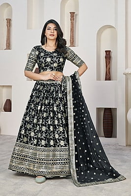 V186: Beautiful Designer Lehanga set