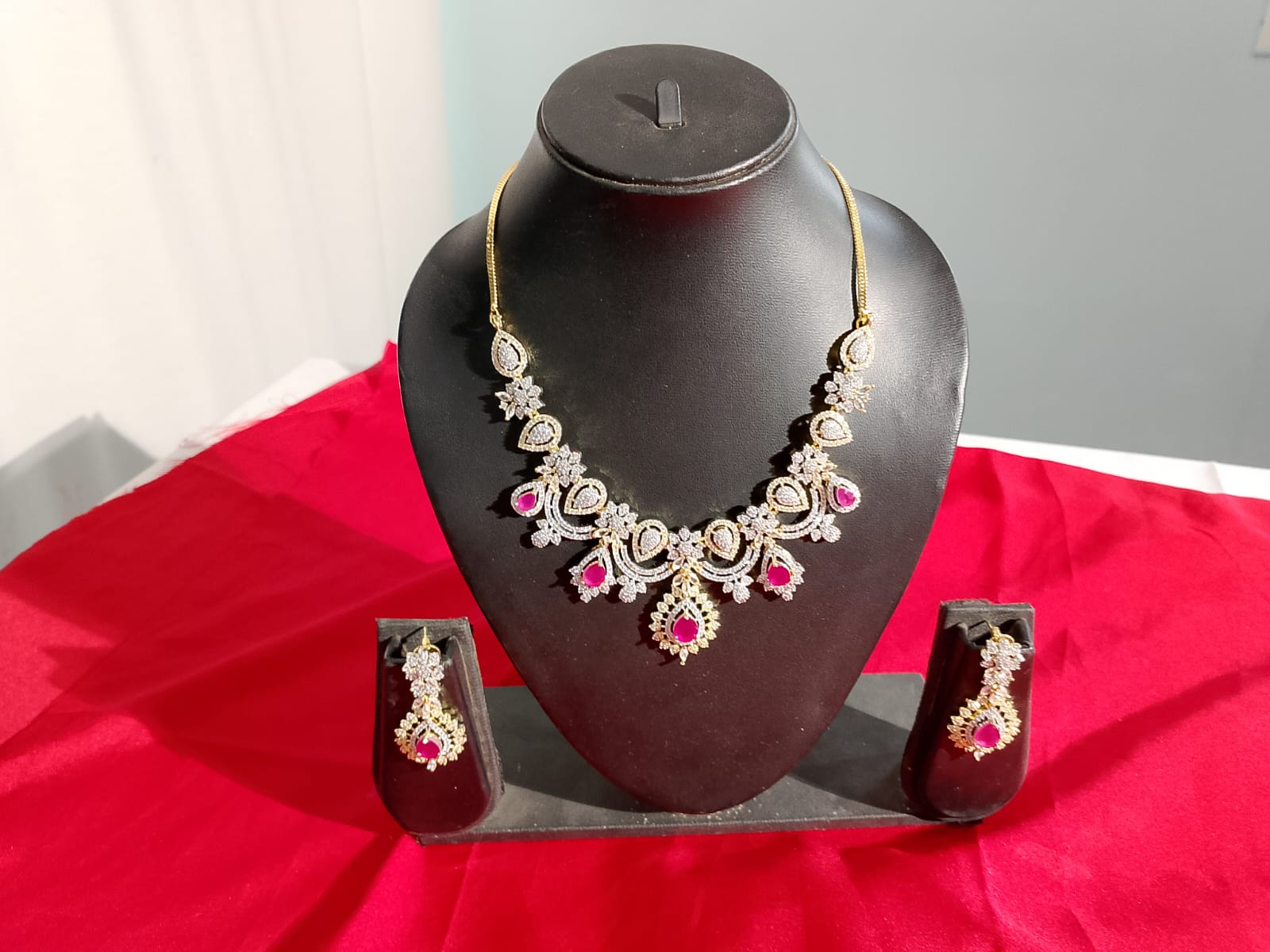 C105: Beautiful  Necklace  Set