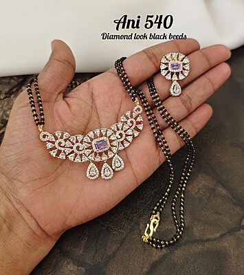 V530: Beautiful Diamond Look Black Beads Set