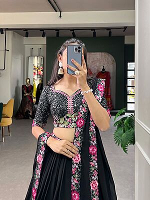 P307: Beautiful Designer Georgette Lehanga Set