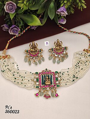 V531: Beautiful Lakshimi Devi Pendent Choker Set