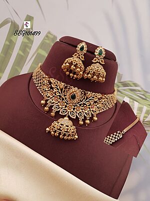 V575: Beautiful Choker Set