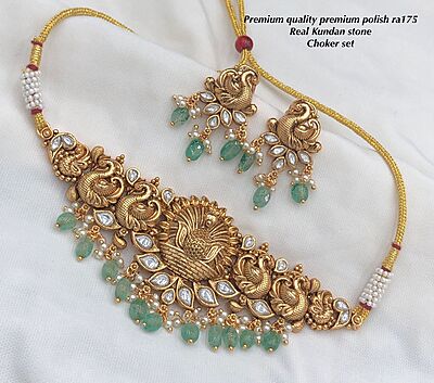 V606: Beautiful Premium Quality Premium Polish Real Kundan Stone Choker Set