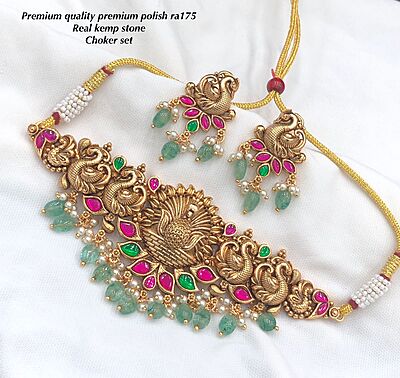 V609: Beautiful Premium Quality Premium Polish Real Kundan Stone Choker Set