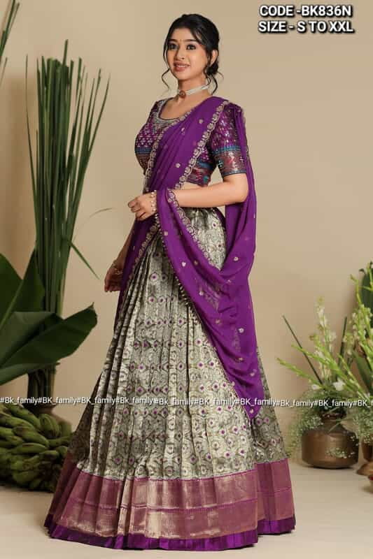 B3336: Beautiful Banarasi Lehenga Set B3336: Beautiful Banarasi Lehenga Set