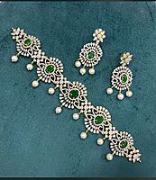 V662: Beautiful Diamond Finish Choker Set