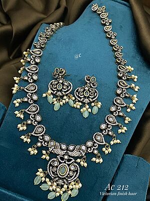 V679: Beautiful Victorian Finish Long Haram