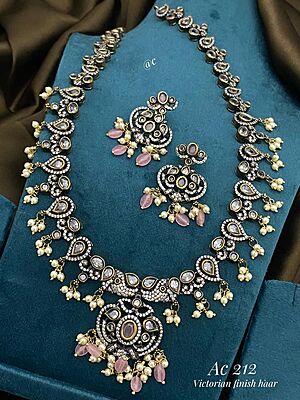 V680: Beautiful Victorian Finish Long Haram