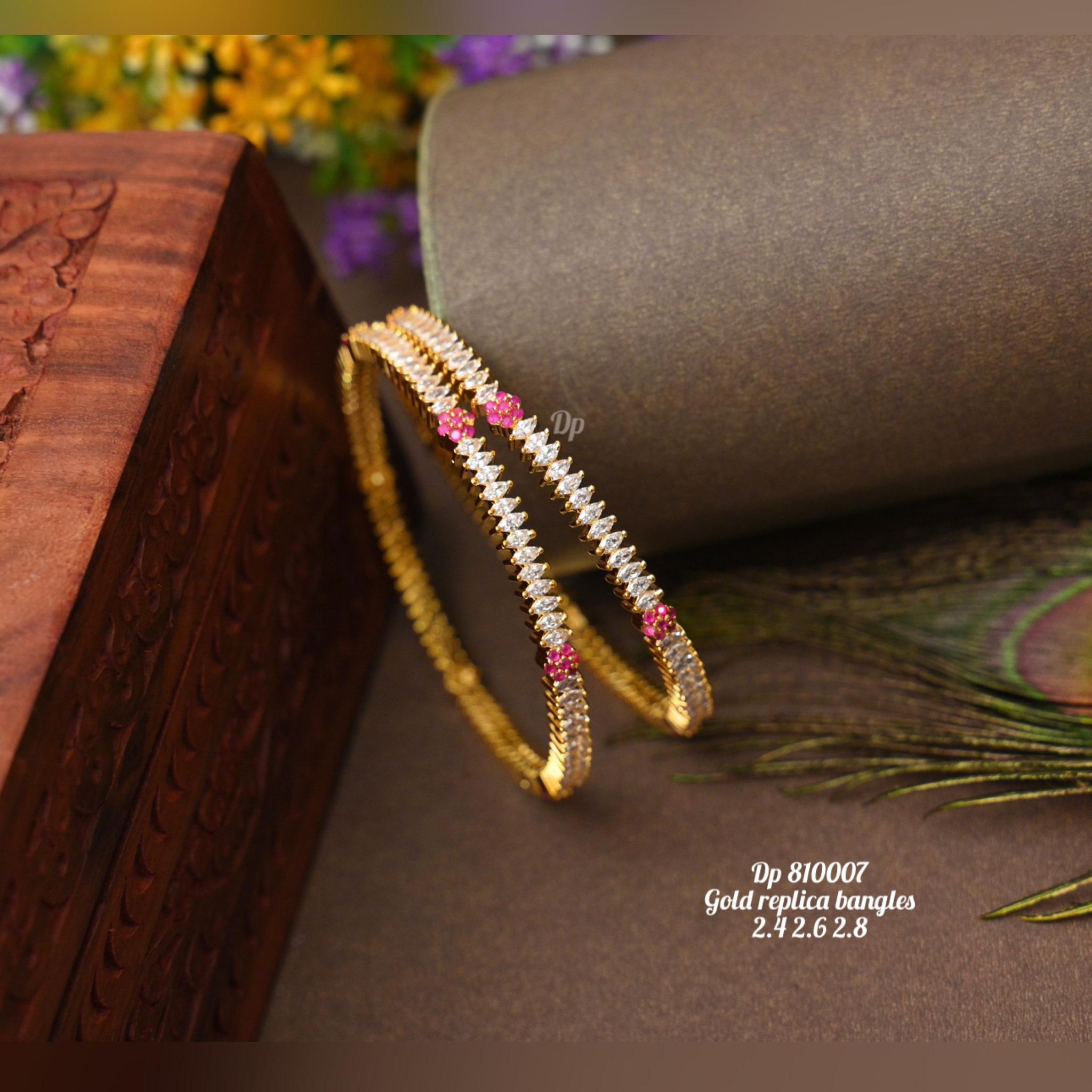 V815: Beautiful Gold Replica Bangles