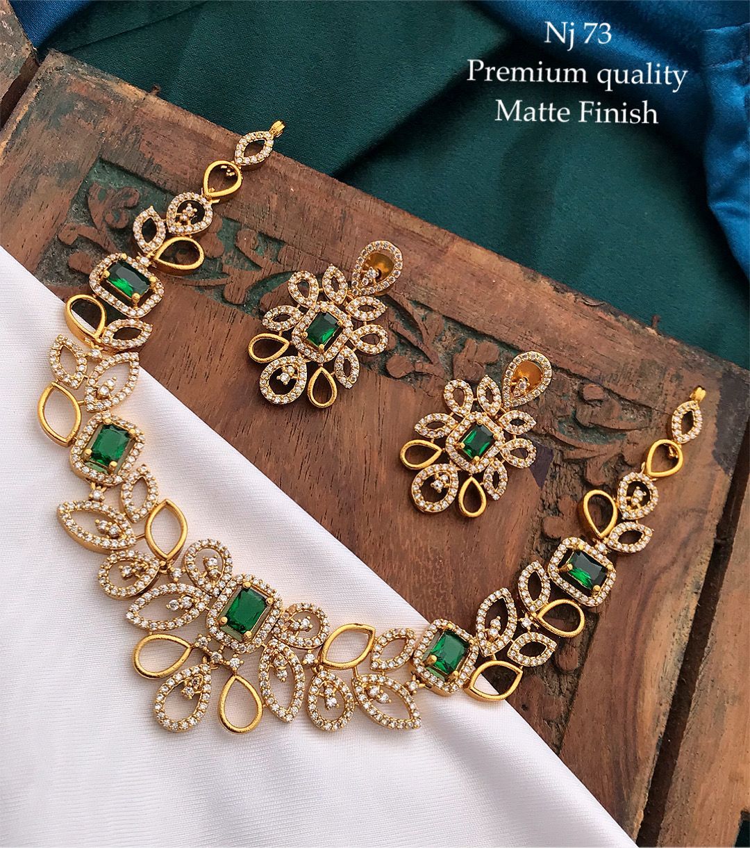 V828: Beautiful Premium Quality Matte Finish Necklace Set