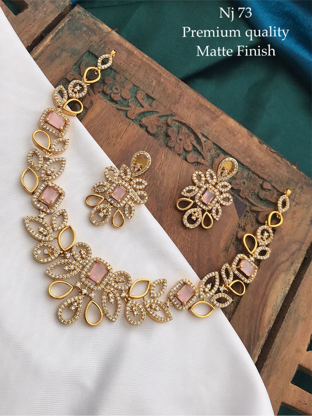 V833: Beautiful Premium Quality Matte Finish Necklace Set