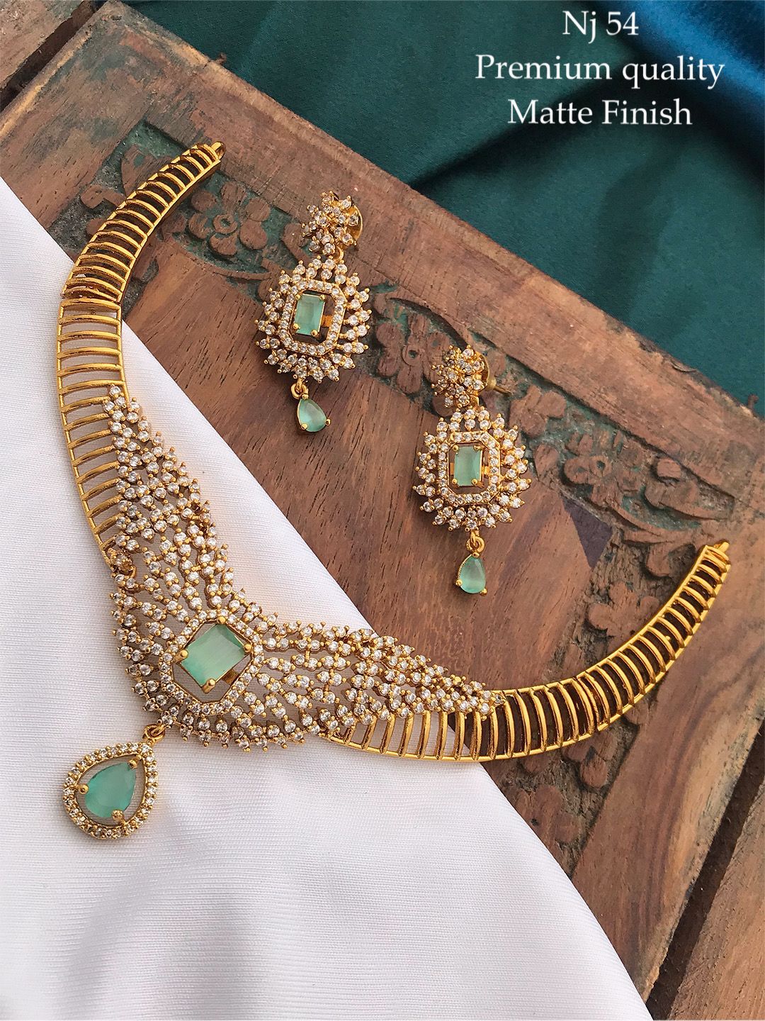 V835: Beautiful Premium Quality Matte Finish Necklace Set