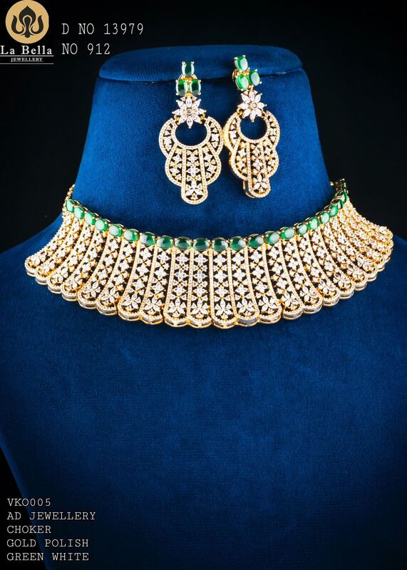 V385: Beautiful Gold Polish AD Stone Choker Set