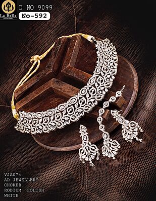 V386: Beautiful Radium Polish White Stone Choker Set