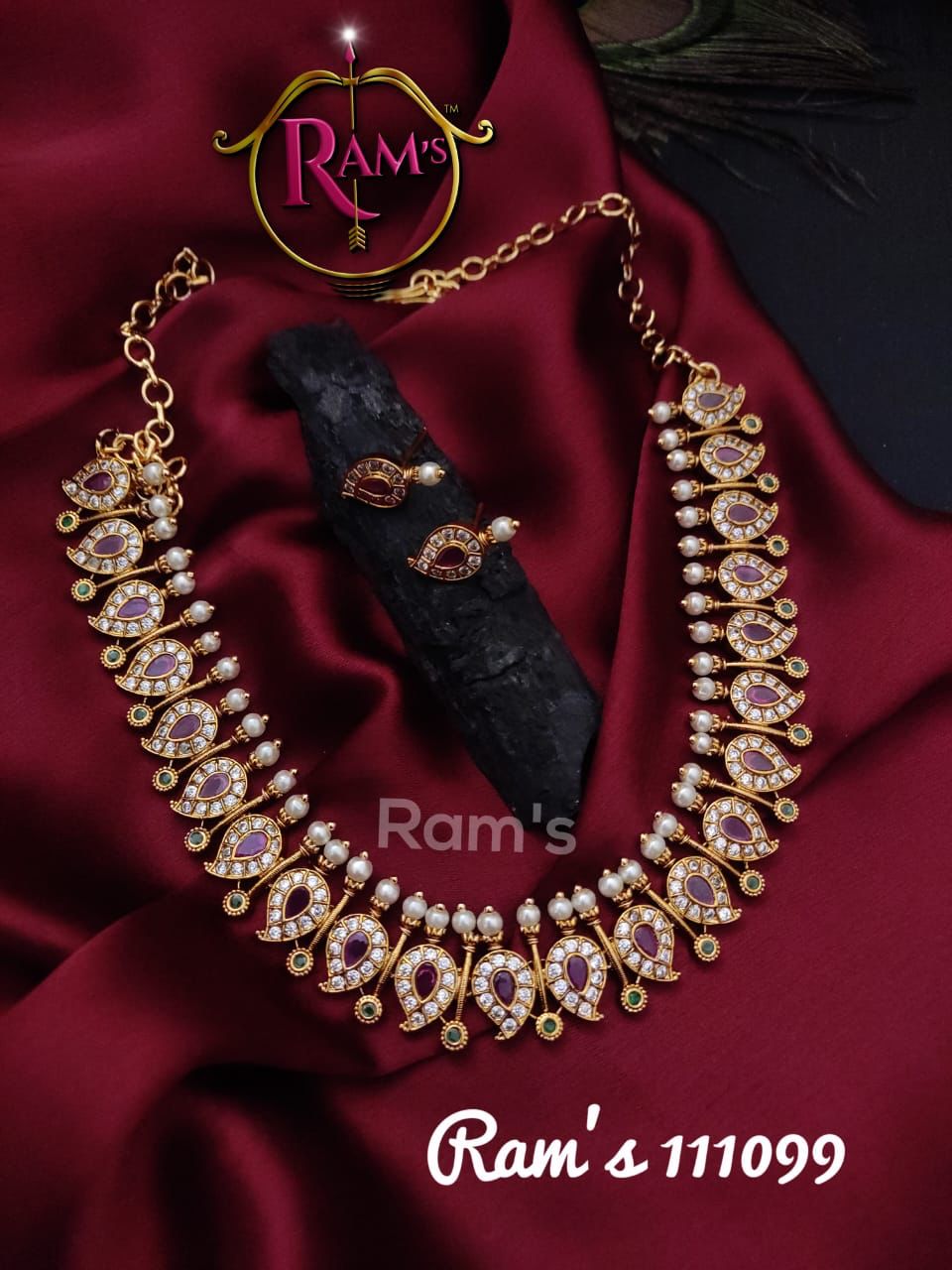 V861: Beautiful Necklace Set