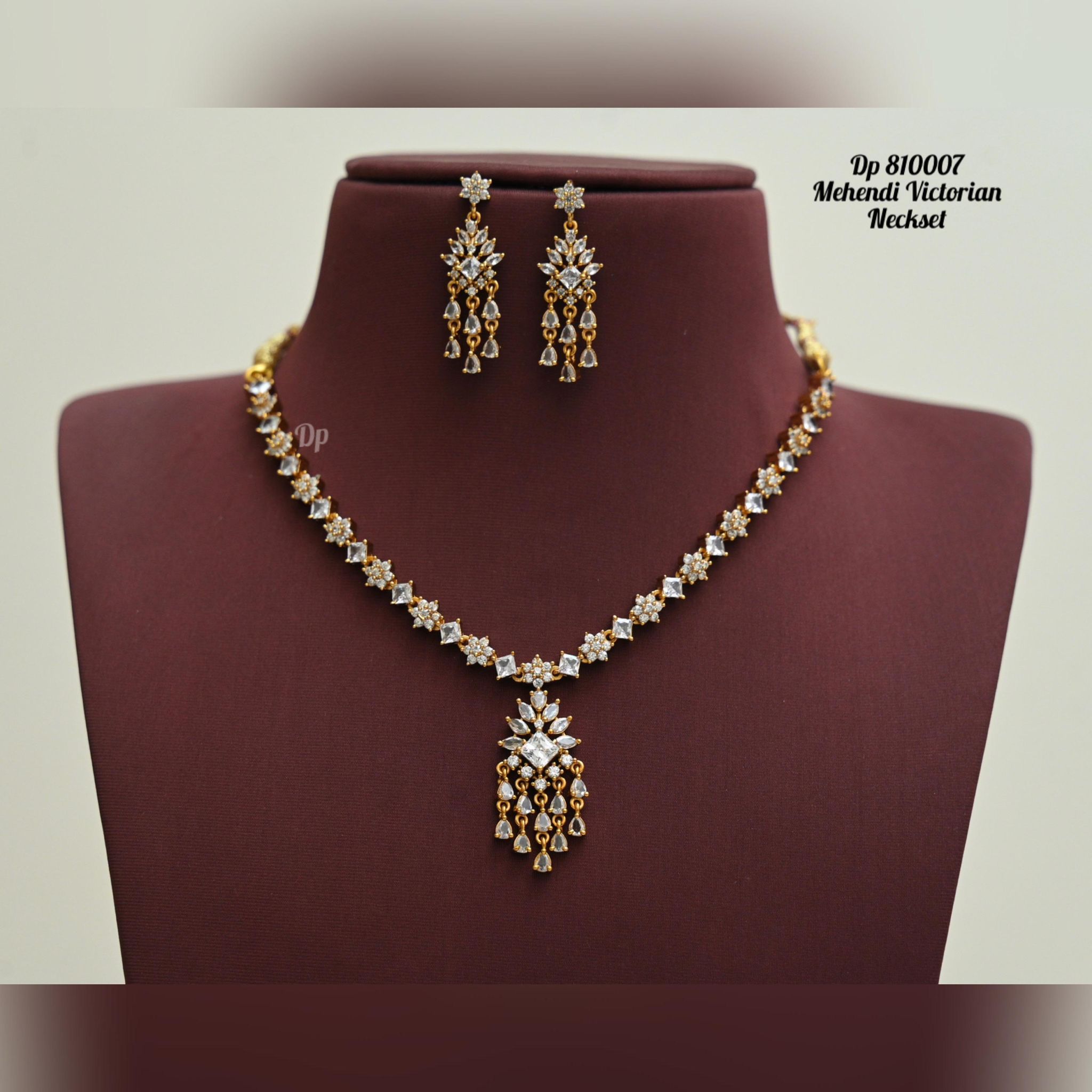 V879: Beautiful Mehendi Victorian Necklace Set