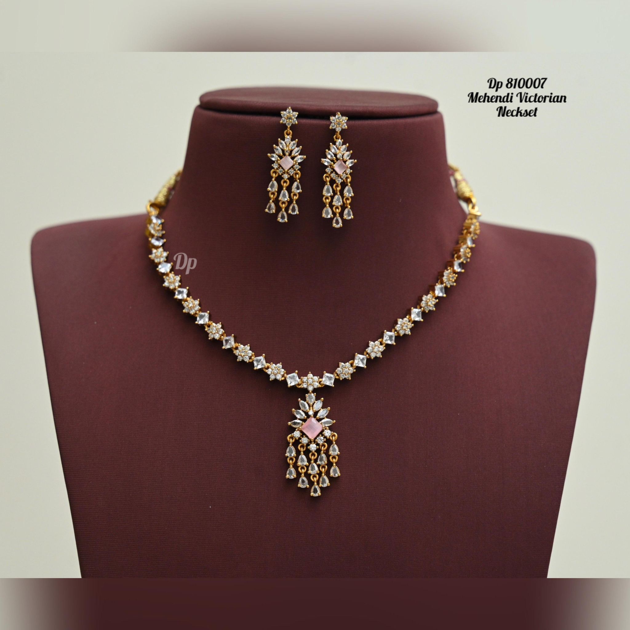 V881: Beautiful Mehendi Victorian Necklace Set