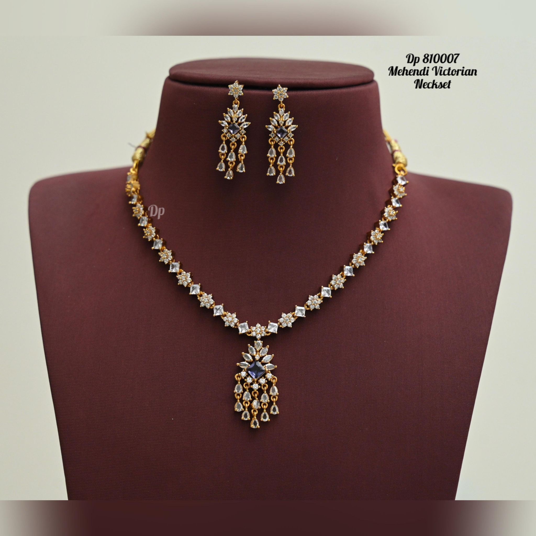 V882: Beautiful Mehendi Victorian Necklace Set