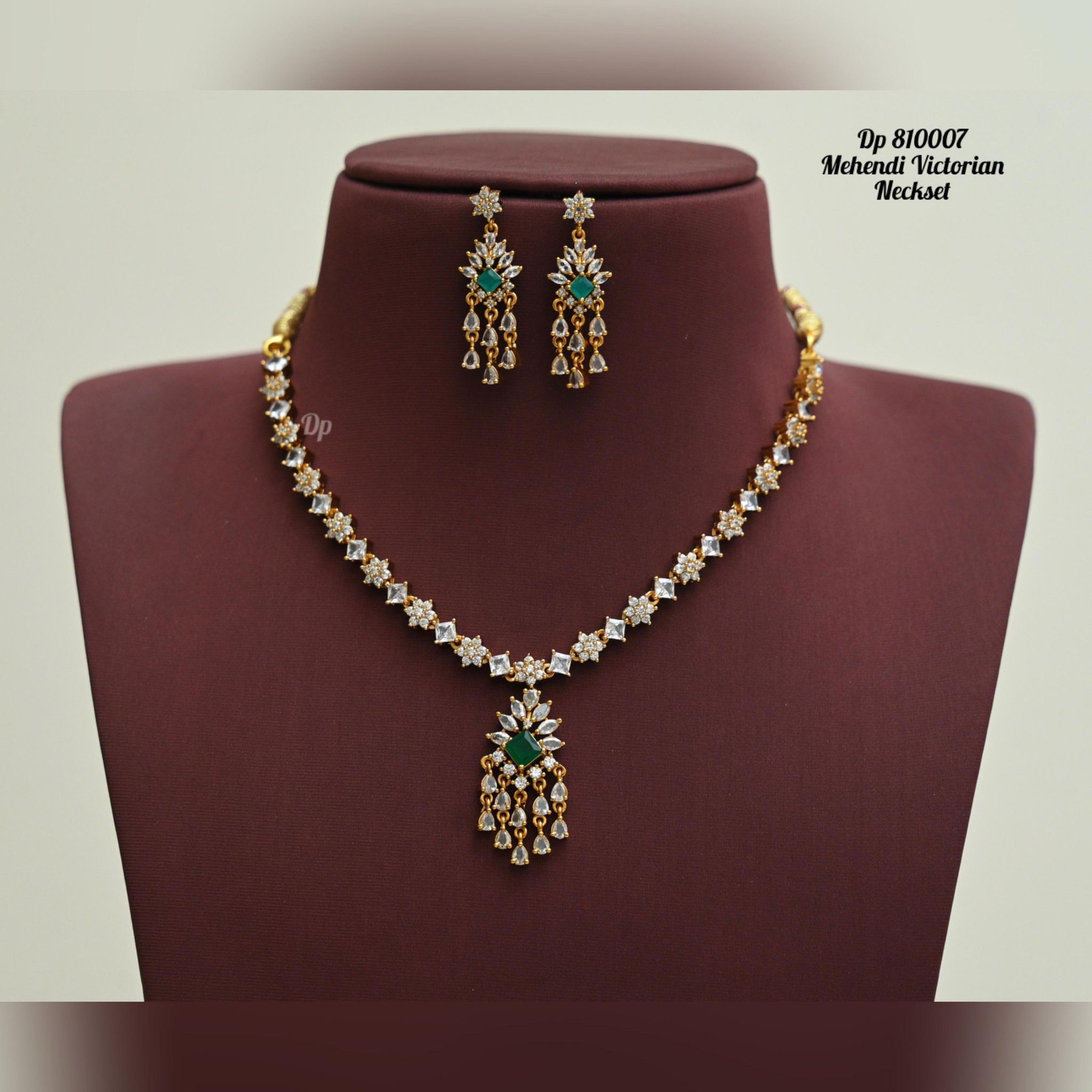 V886: Beautiful Mehendi Victorian Necklace Set