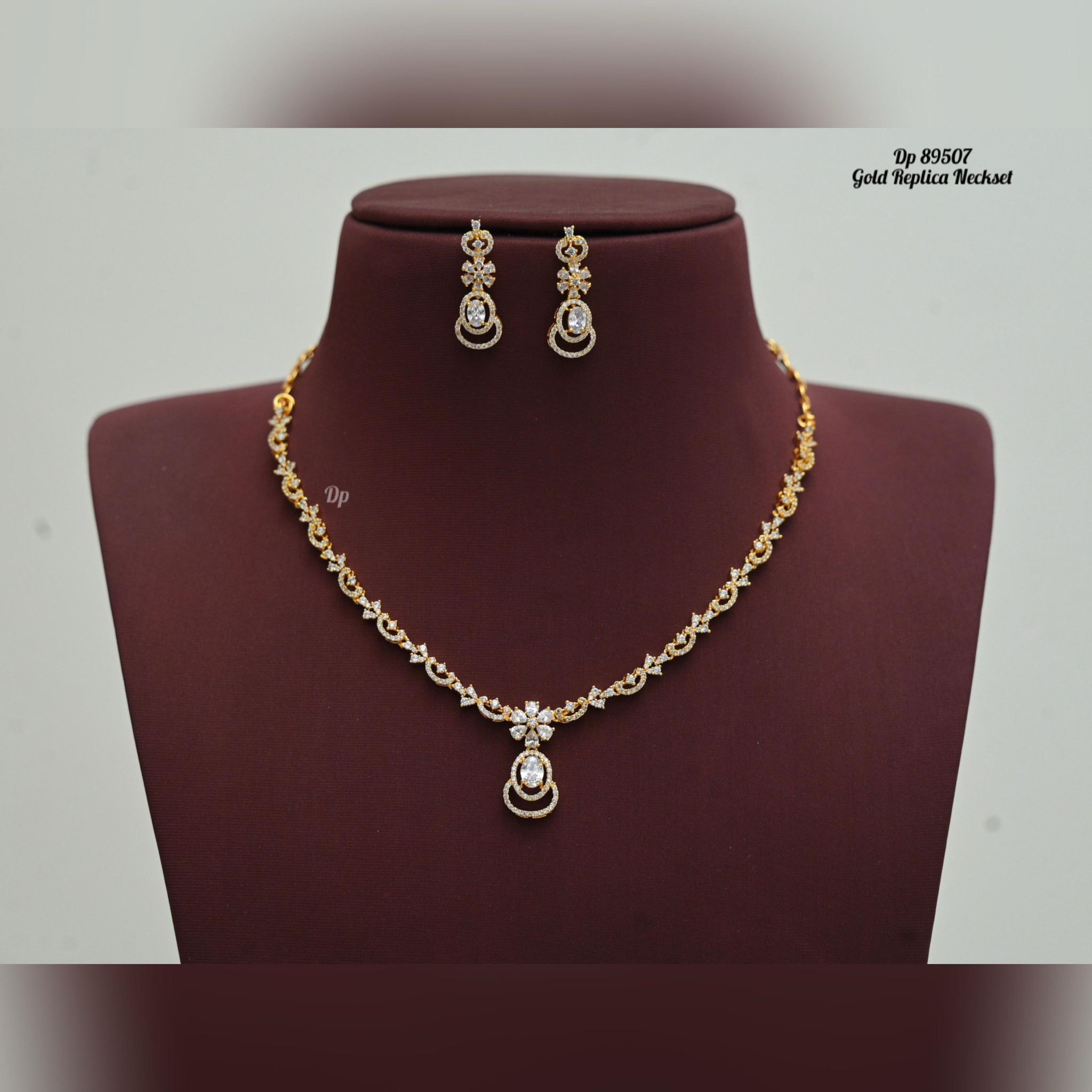 V888: Beautiful Gold Replica Necklace Set
