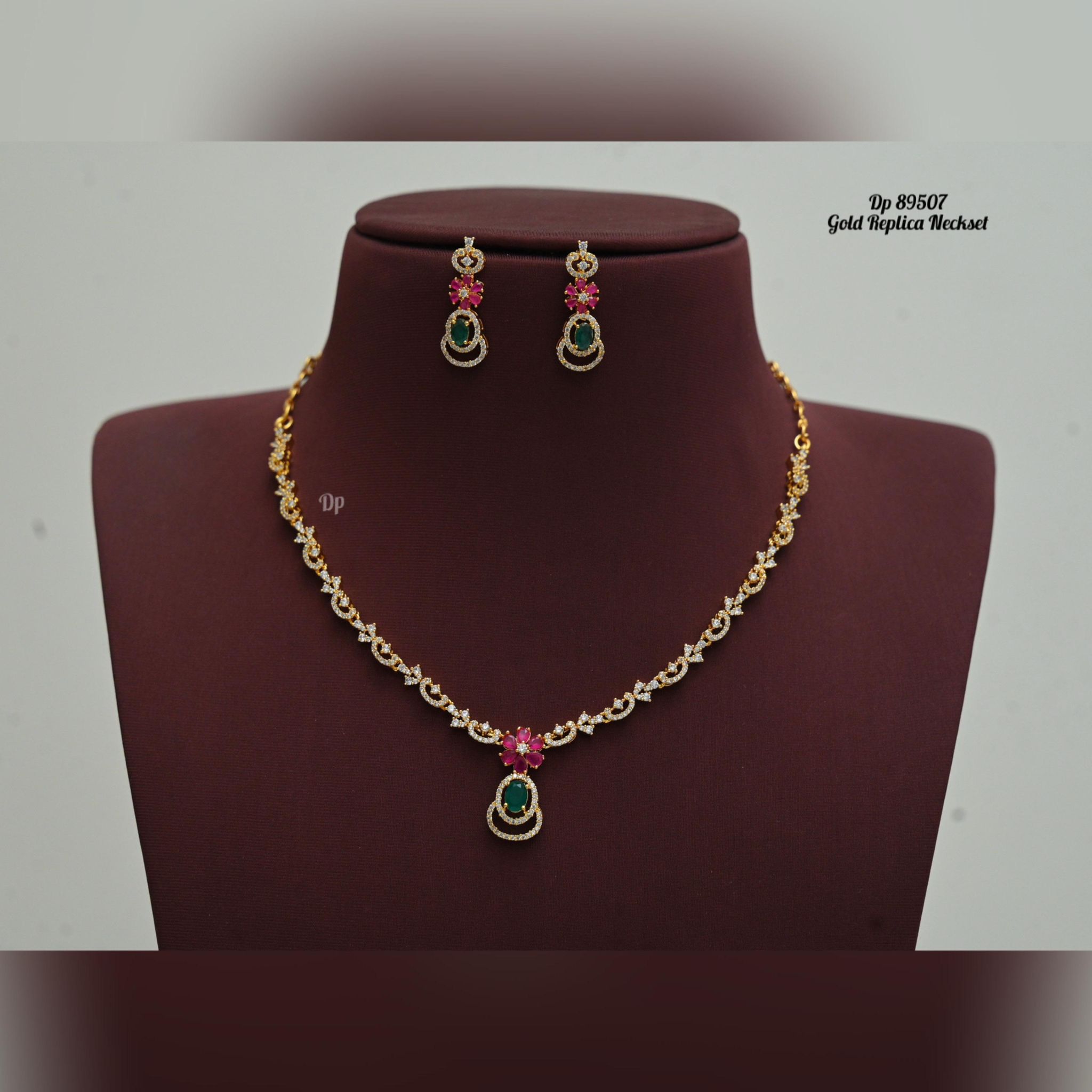 V890: Beautiful Gold Replica Necklace Set