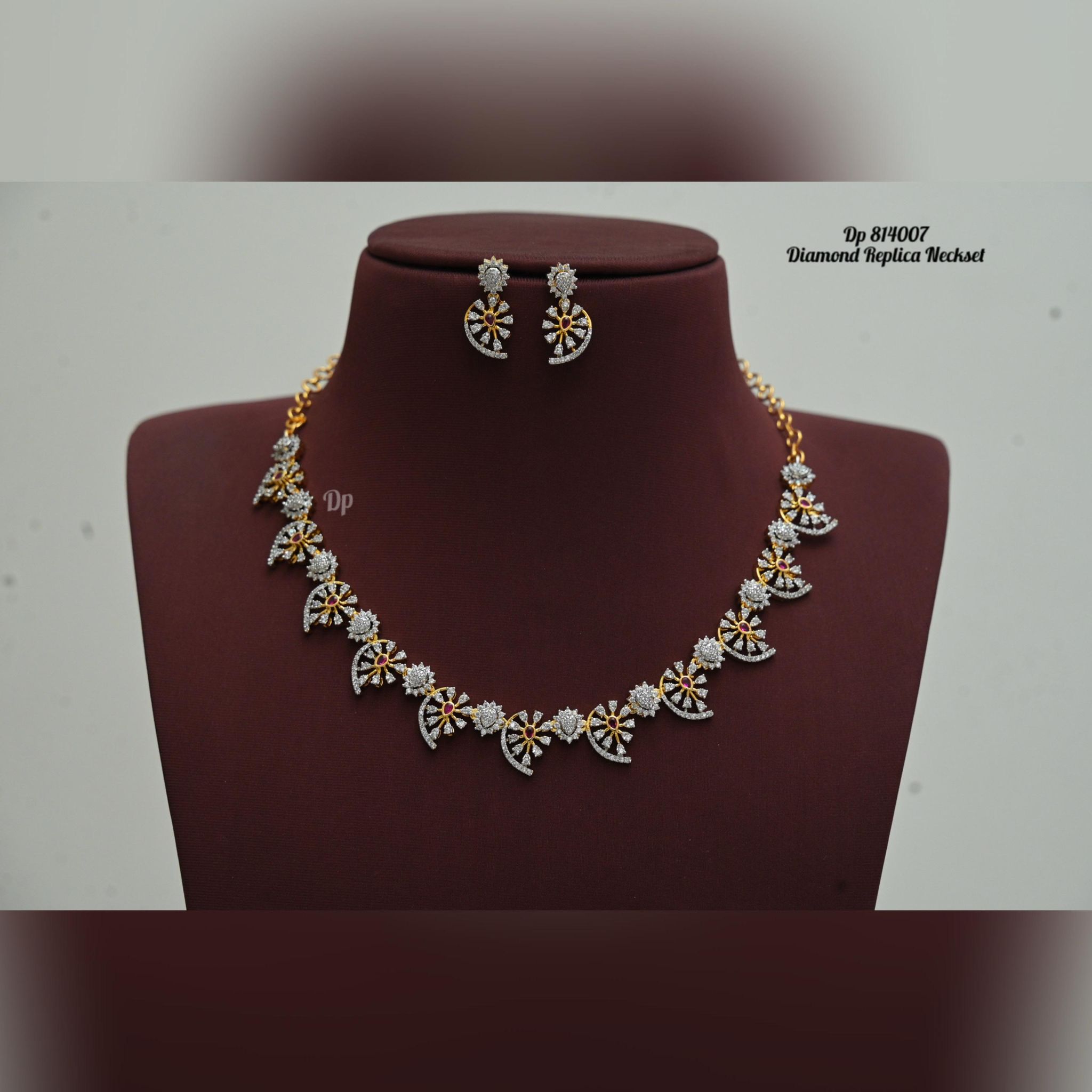 V891: Beautiful Diamond Replica Necklace Set