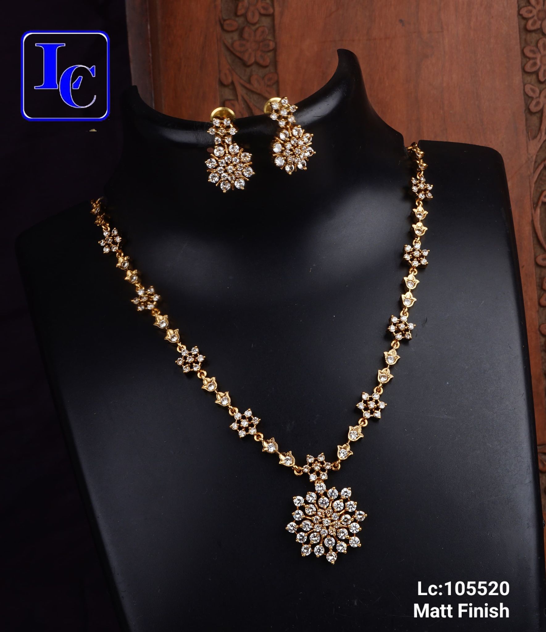 V894: Beautiful Matt Finish Necklace Set