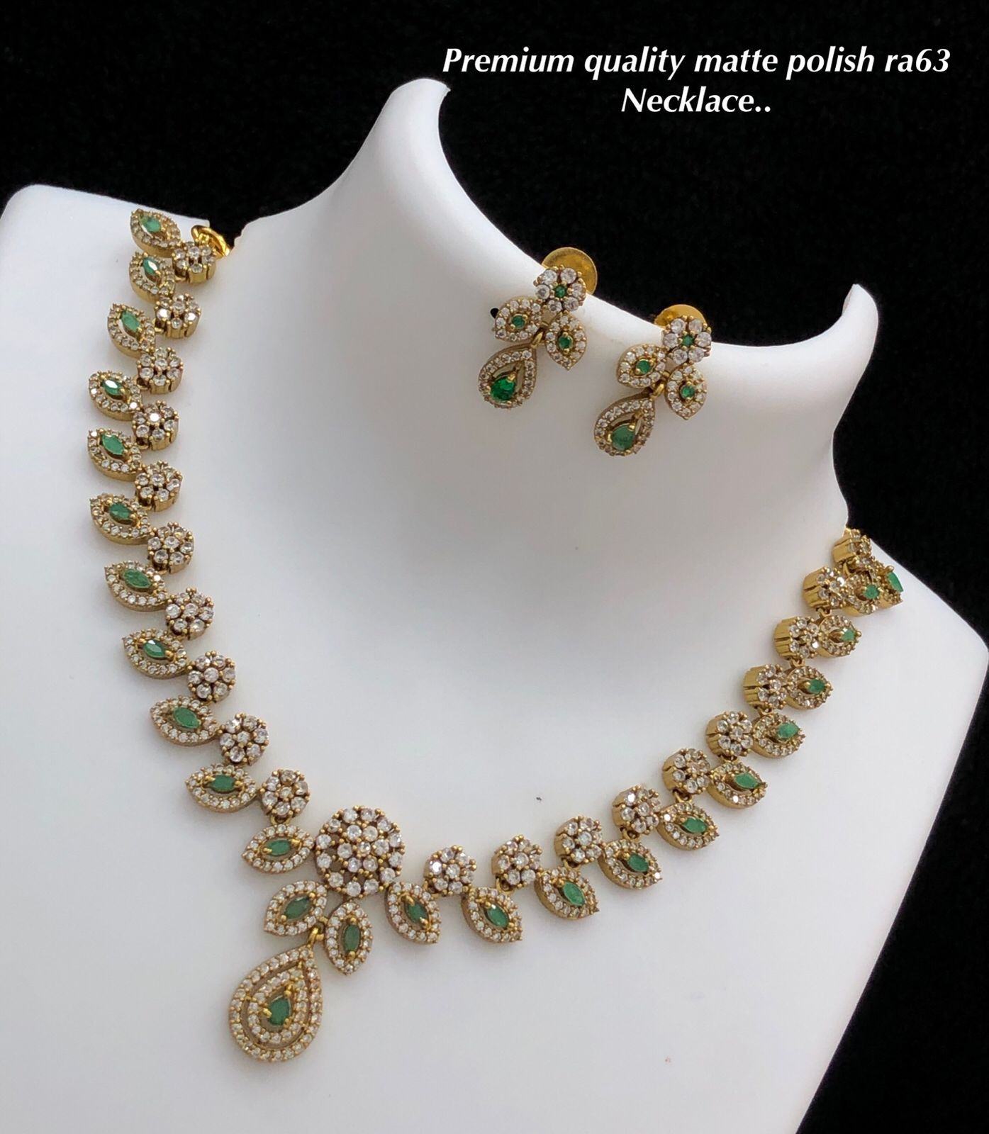 V903: Beautiful Premium Quality Matte Polish Necklace Set