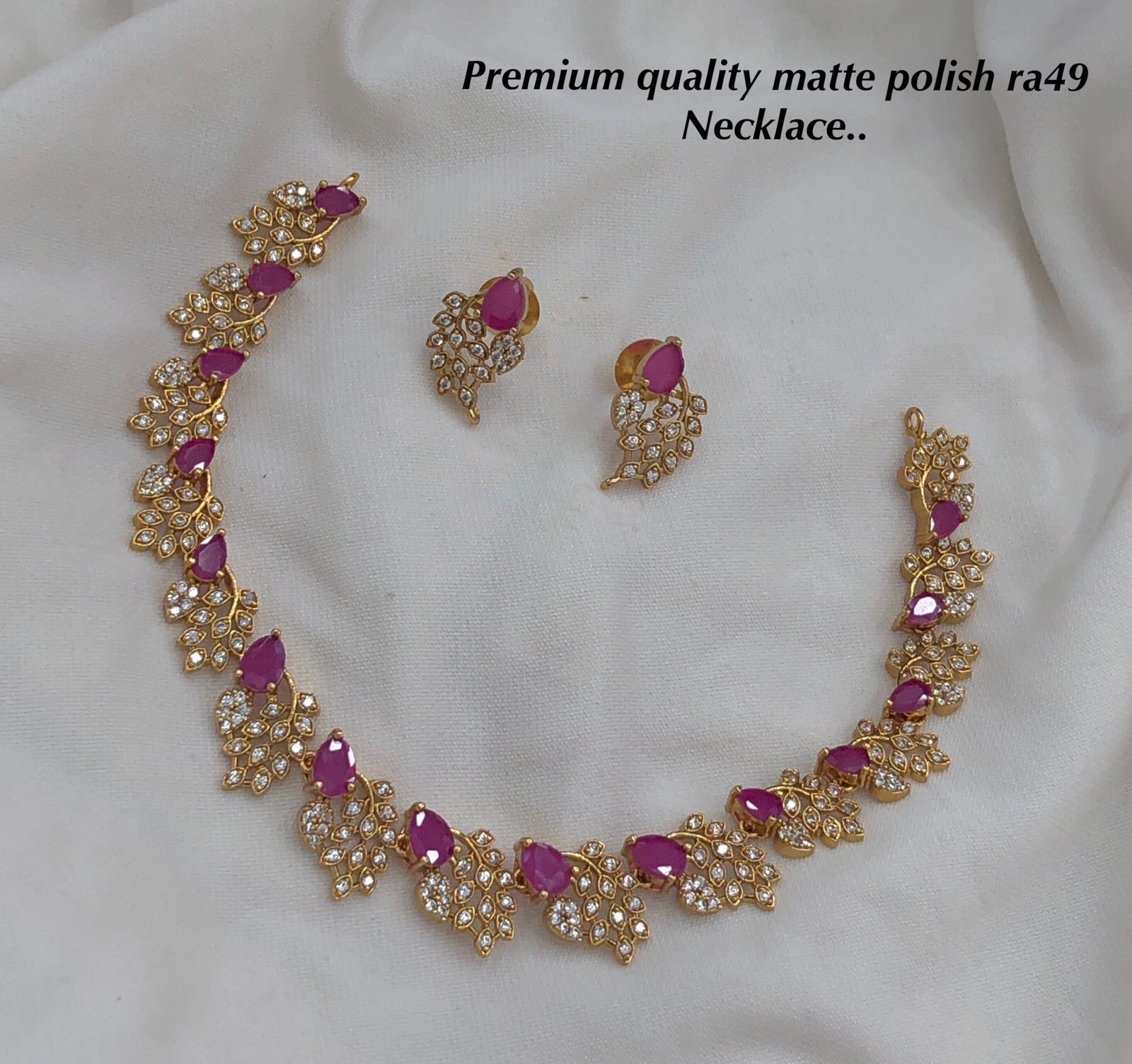 V906: Beautiful Premium Quality Matte Polish Necklace Set