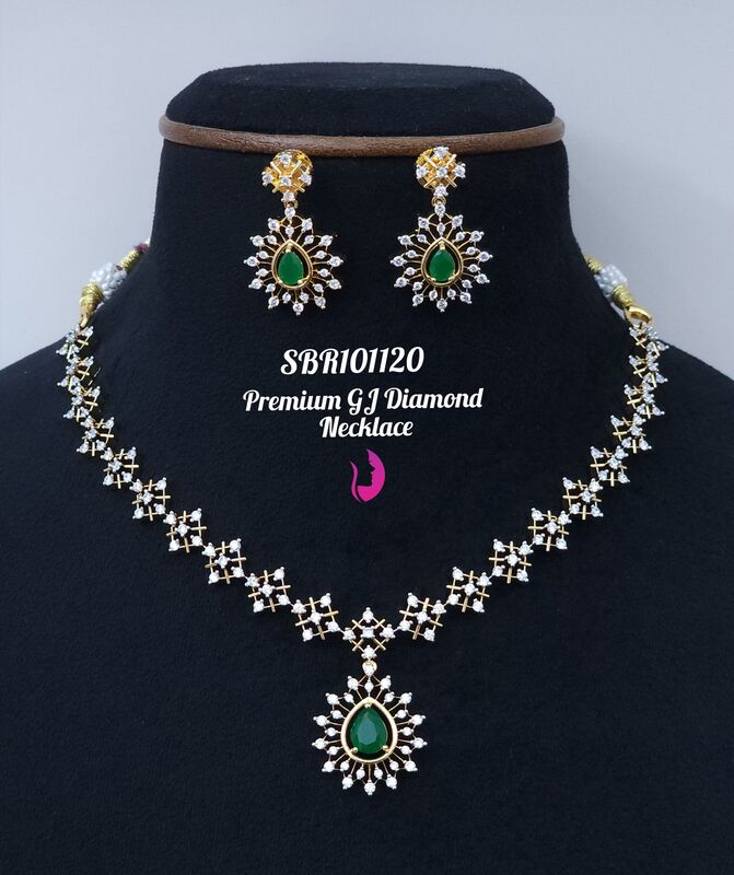 V913: Beautiful GJ Diamond Necklace Set