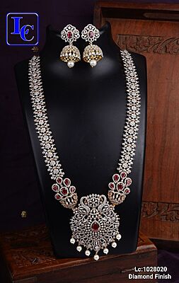 V915: Beautiful Diamond Finish Long Haram