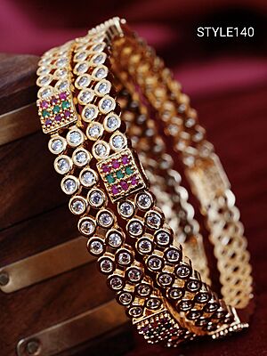 V918: Beautiful Bangles Set