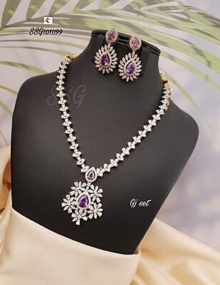 V922: Beautiful Gj Necklace Set