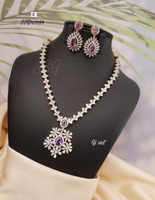 V922: Beautiful Gj Necklace Set