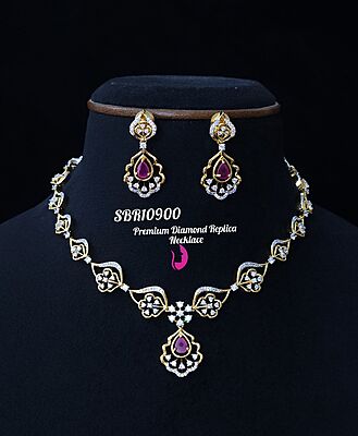 V925: Beautiful Premium Diamond Replica Necklace Set