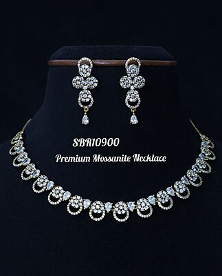 V934: Beautiful Premium Mossanite Necklace Set