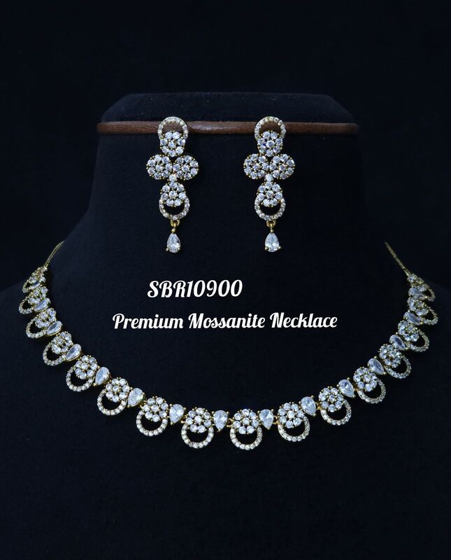 V934: Beautiful Premium Mossanite Necklace Set