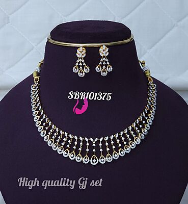 V935: Beautiful High Quality GJ Necklace Set