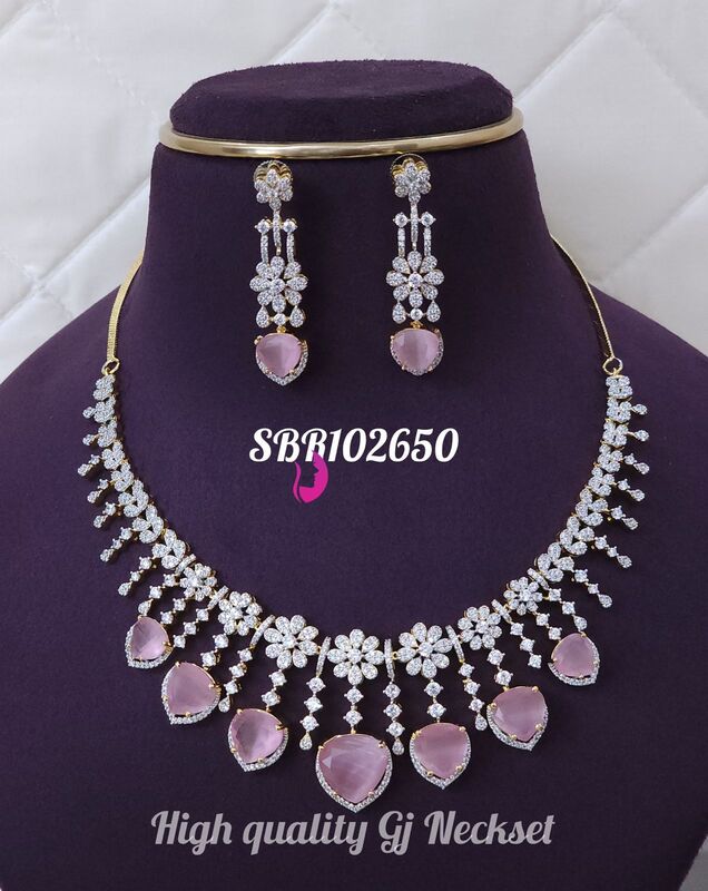 V950: Beautiful High Quality GJ Necklace Set