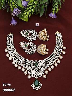 V954: Beautiful Necklace Set