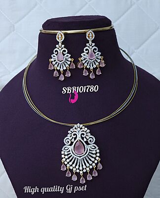 v956: Beautiful High Quality GJ Necklace Set
