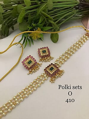V170: Beautiful Choker Set