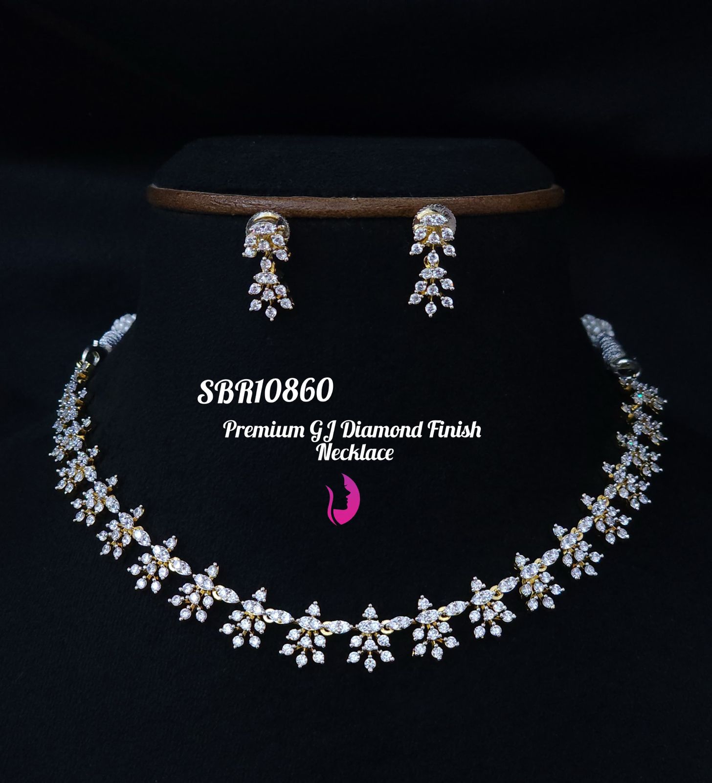 v972: Beautiful Premium GJ Diamond Finish Necklace Set