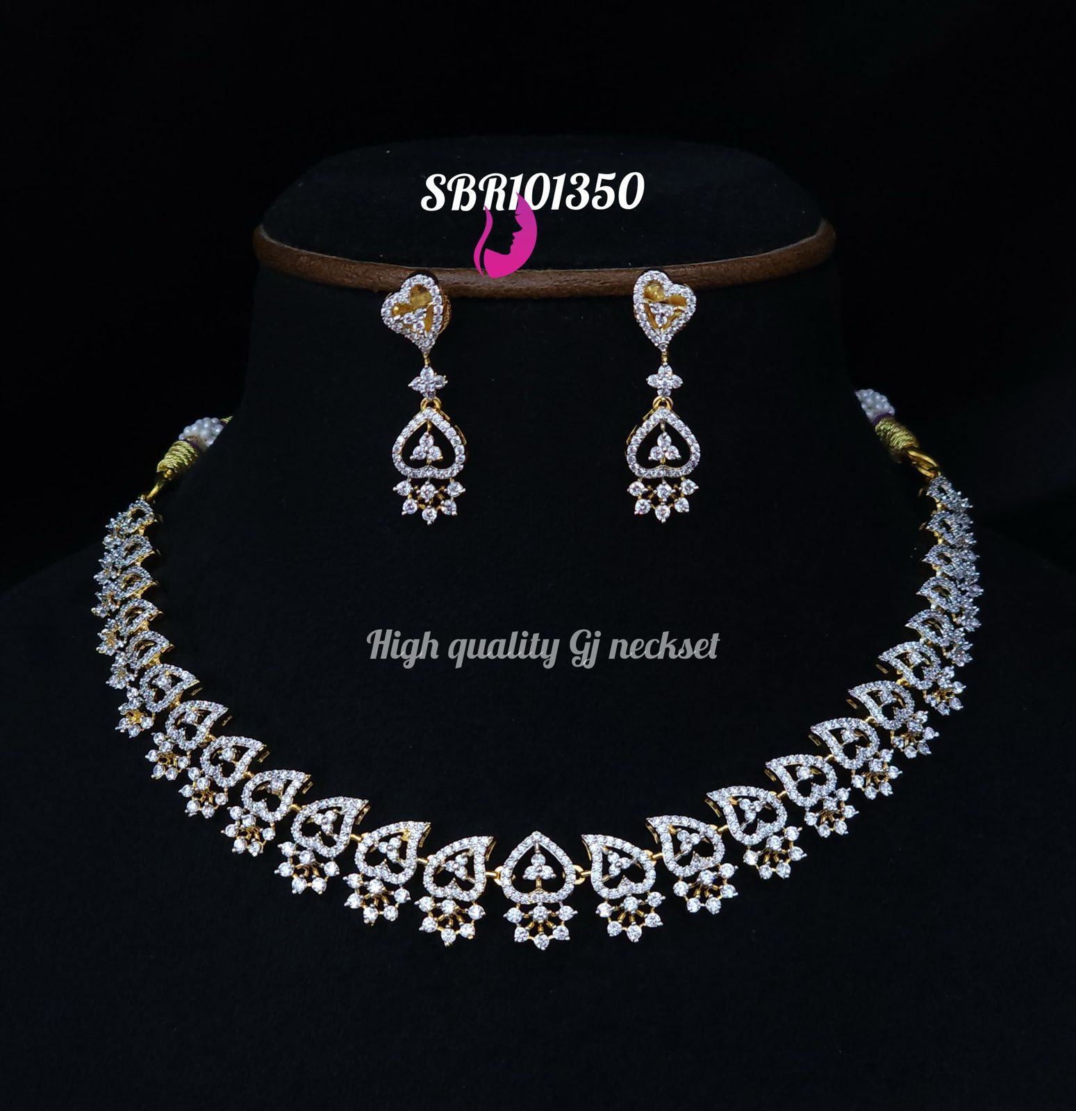v975: Beautiful Premium GJ Diamond Finish Necklace Set