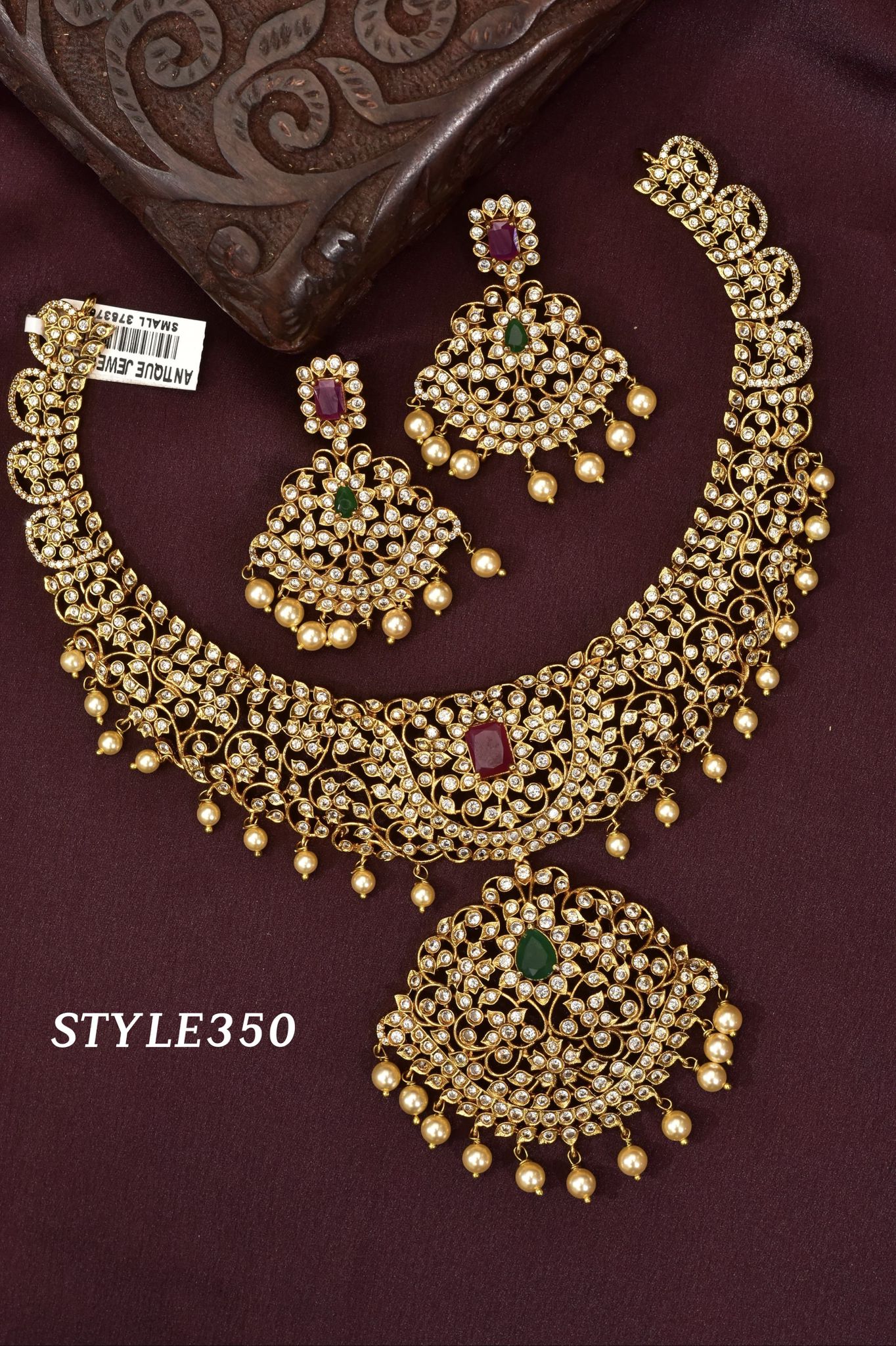 V981: Beautiful Necklace Set