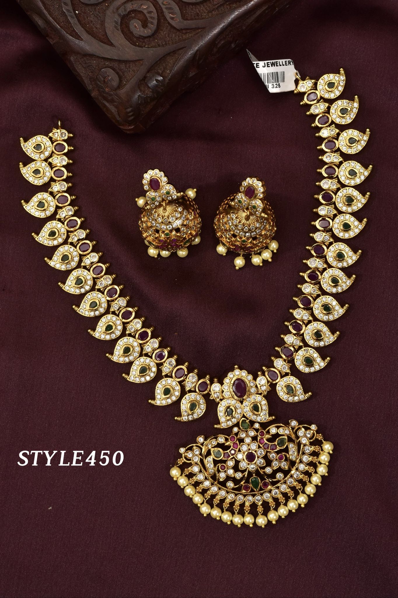 V985: Beautiful Necklace Set