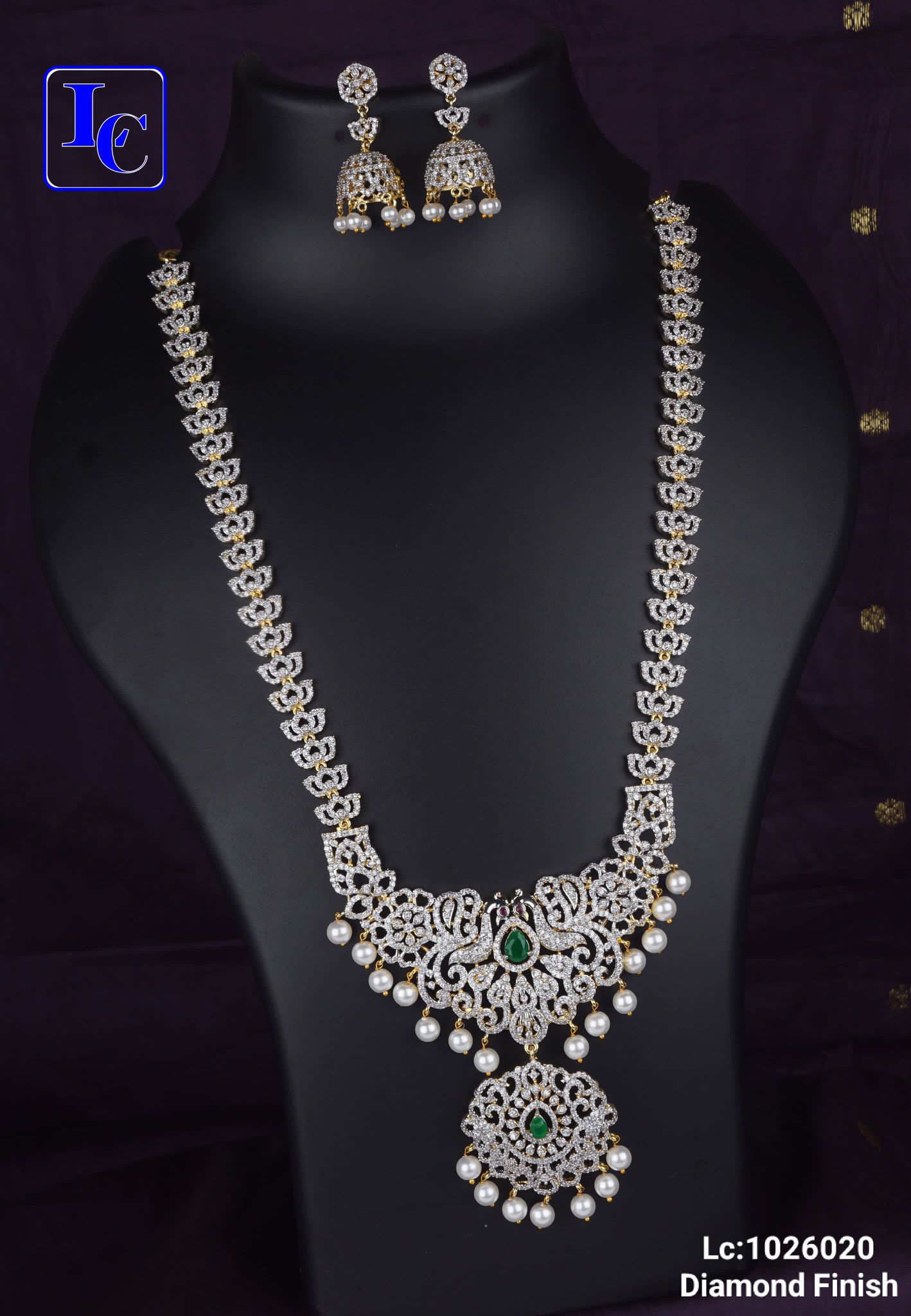 V986: Beautiful Diamond Finish Long Haram Set
